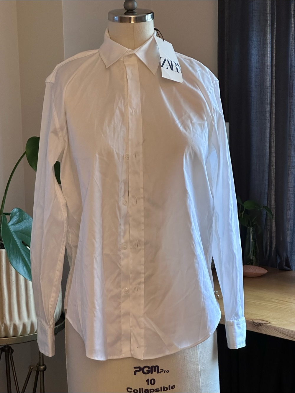 ZARA White Men's Dress Shirt - Classic Button Front